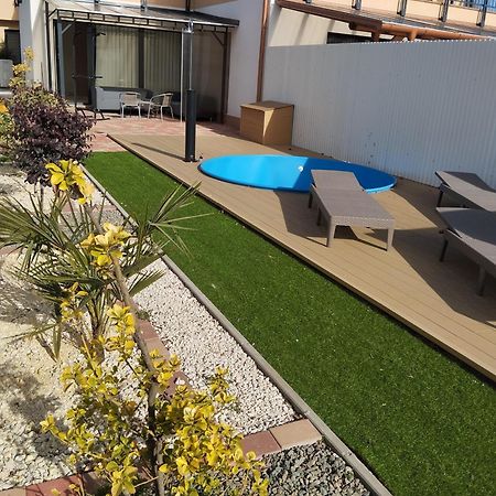 Sarkcsillag Teljes Csaladihaz- Star Complete Family House Apartment Сегед Екстериор снимка